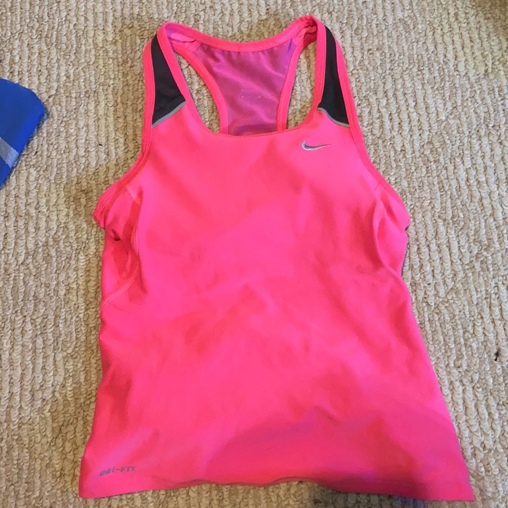 Nike women’s Neon pink athletic tank top!